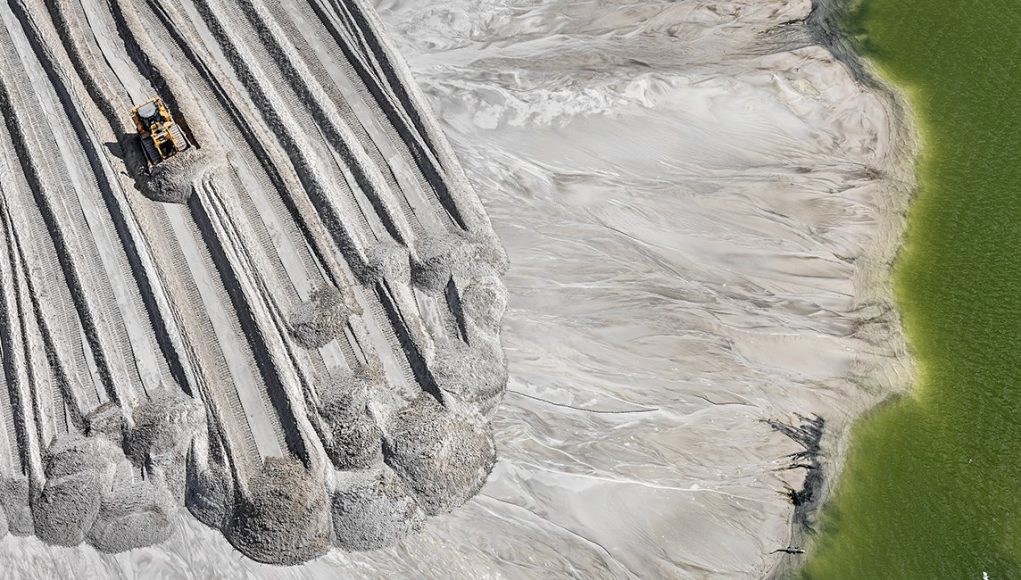 Edward Burtynsky, “The Anthropocene Project” çalışmasında Doğadaki ...