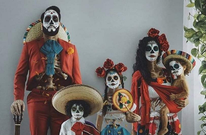 Dia De Los Muertos Da Bu Yilin En Carpici Kostumleri Rotka